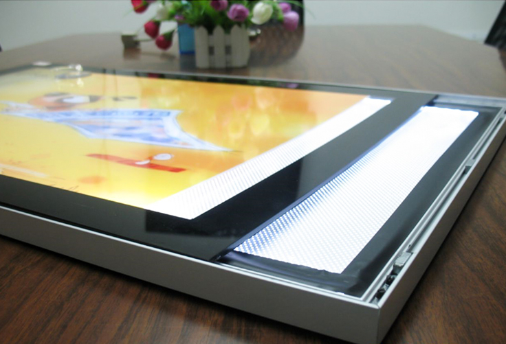 Cấu tạo hộp đèn nắp hít