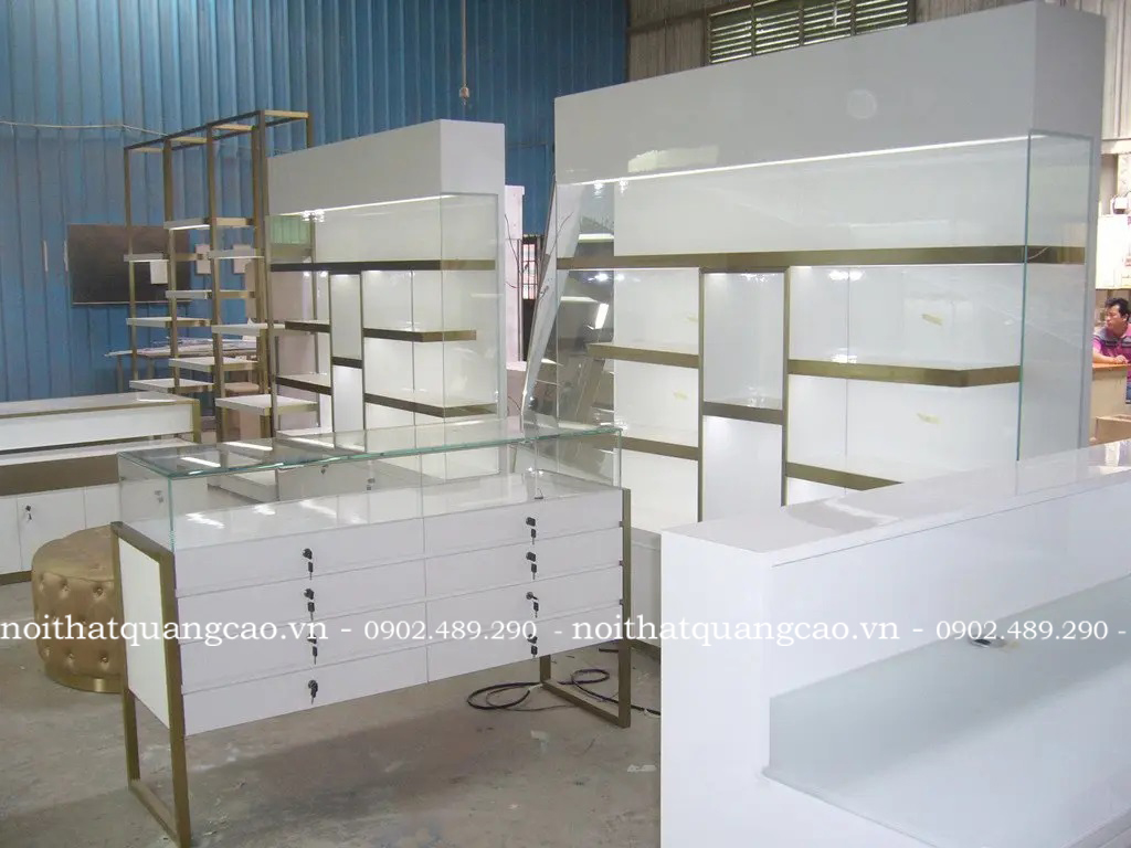 Mẫu kệ shop sau thi công